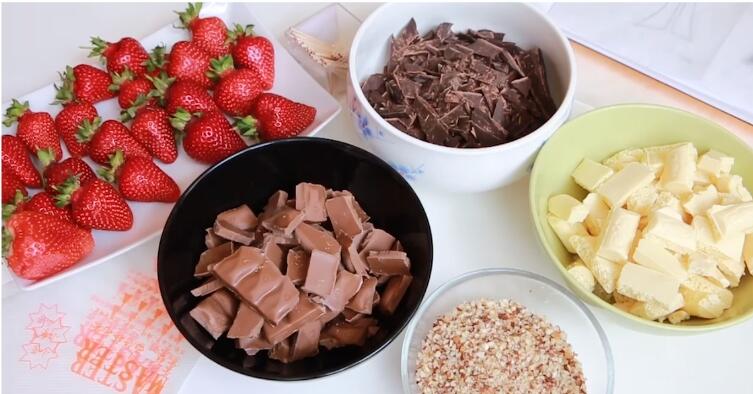 Секреты приготовления клубники в шоколаде: интервью с фуд-флористами