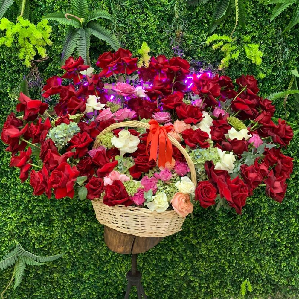 Flower basket of 75 roses