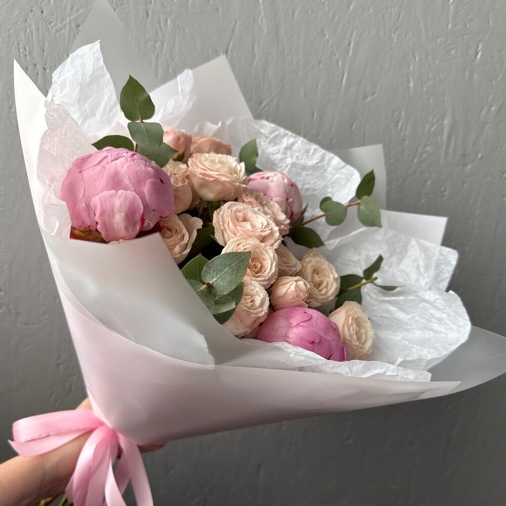 Розовые Пионы и Пионовидные розы