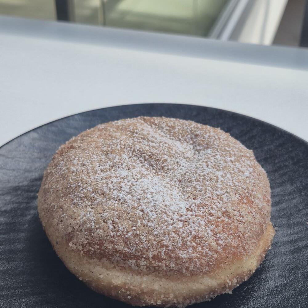 Берлинер с маком