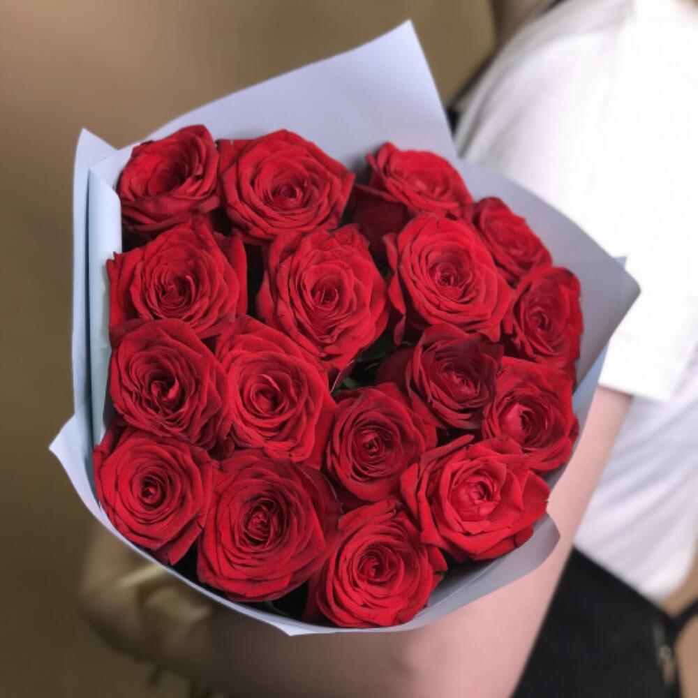 Букет из 17 красных роз