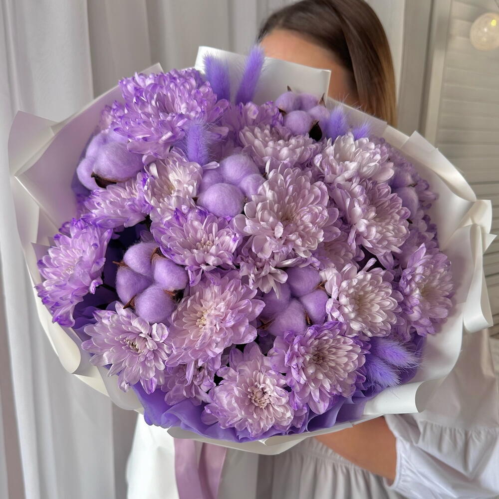 Авторский букет: сиреневая хризантема 🌸Размер М