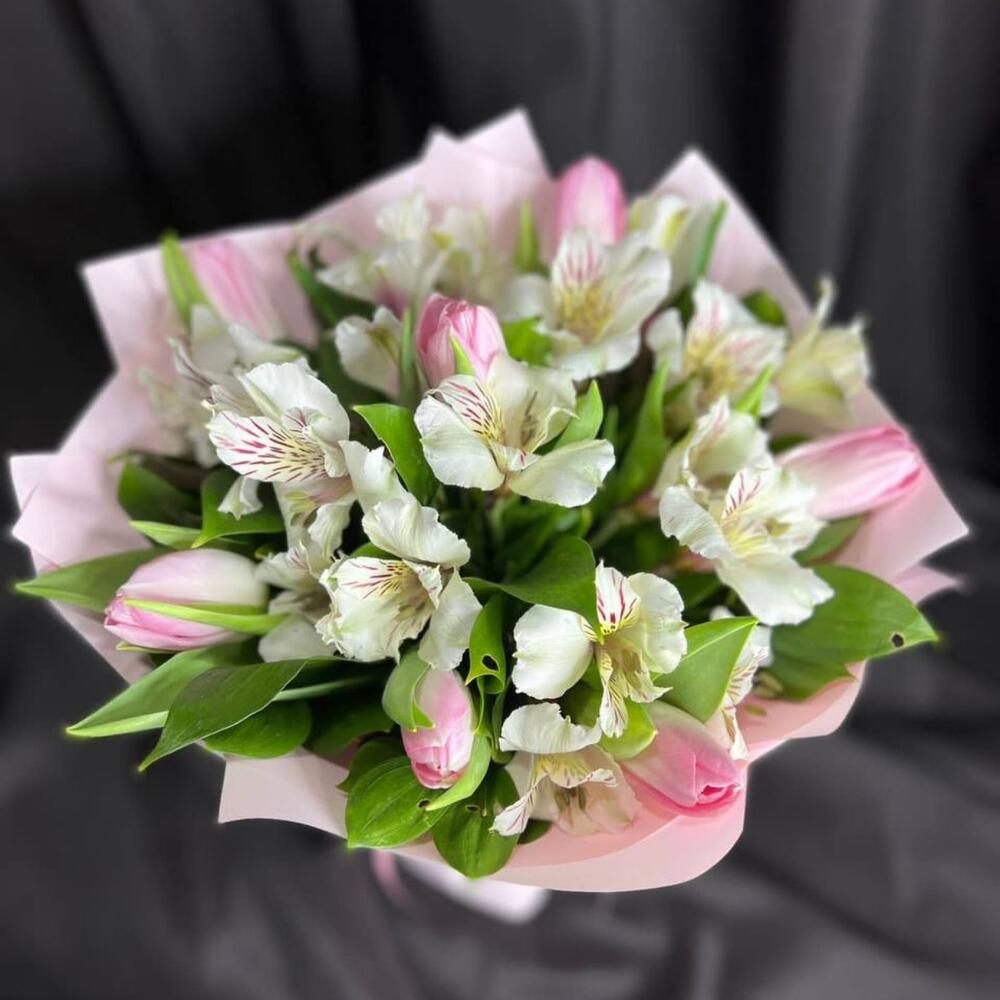Tulipanes delicados en la decoración