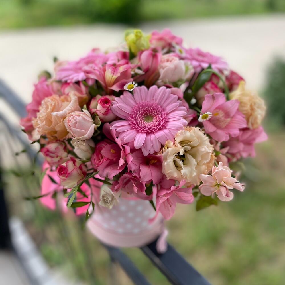 Цветы в коробке . 🌸🌸🌸