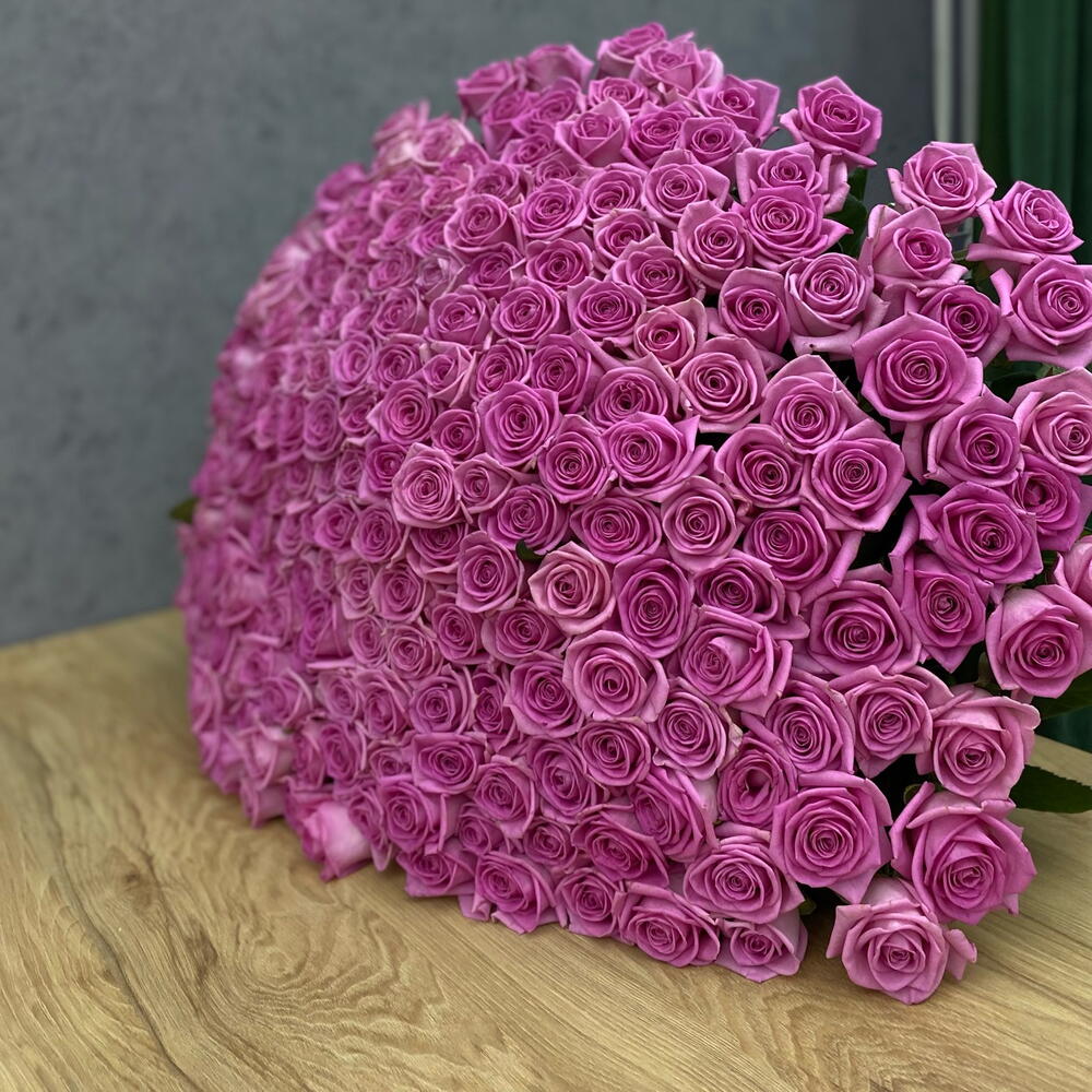 Букет из 151 розы