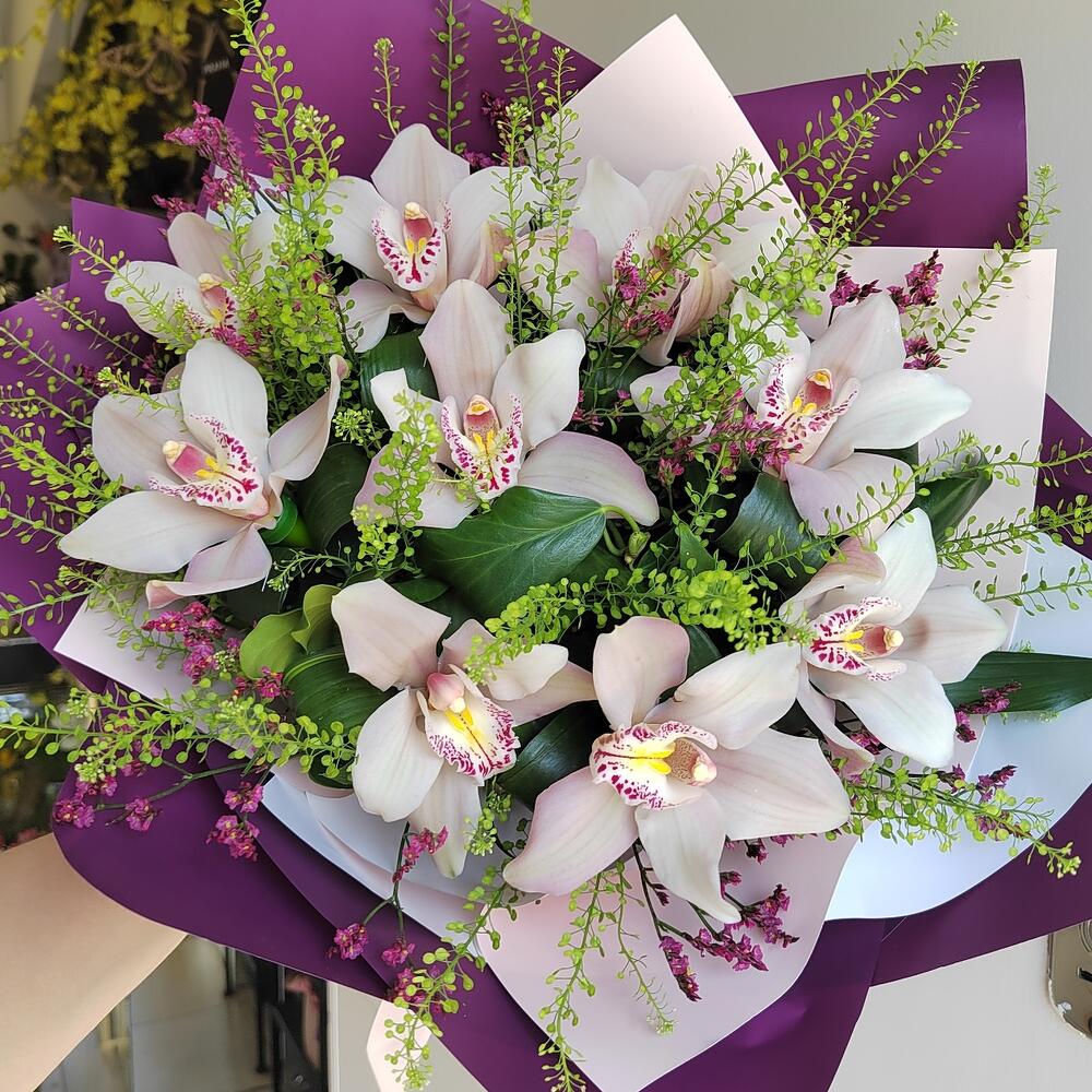 White orchid bouquet n30