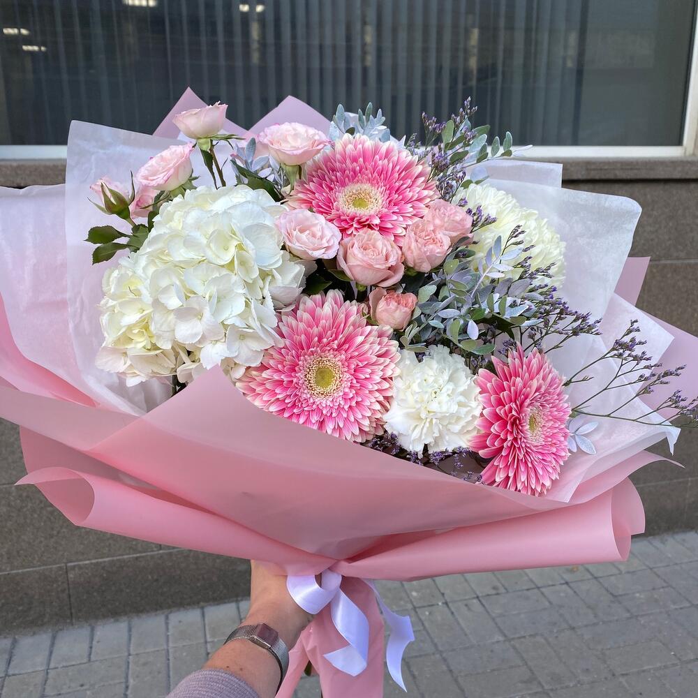 Air with gerberas