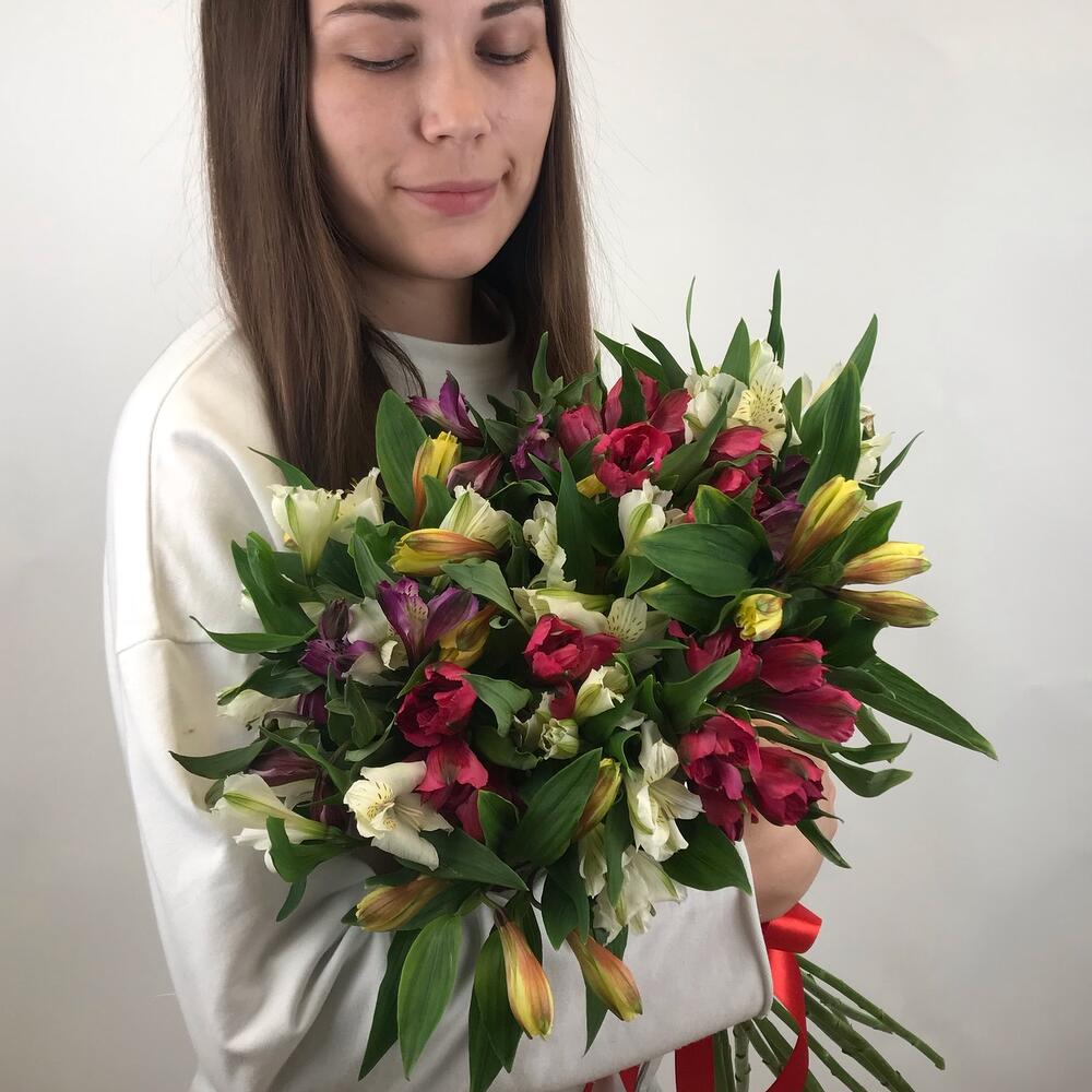 Микс из альстромерии. 🌸