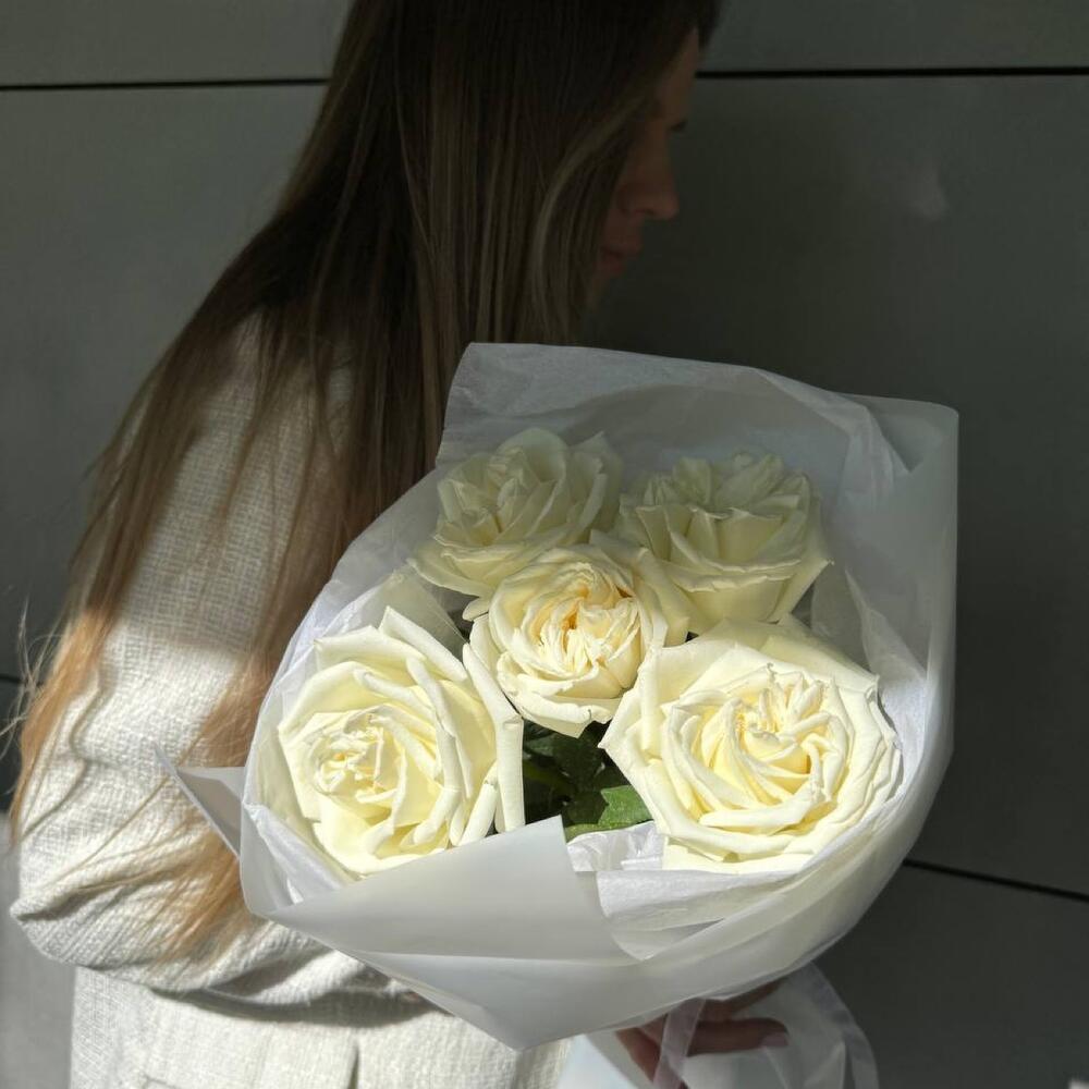 Белые розы / 5 белых роз / розы для мамы