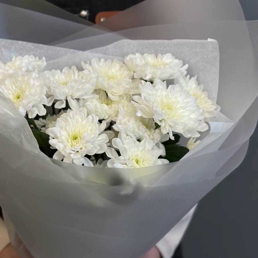 Букет из белых хризантем