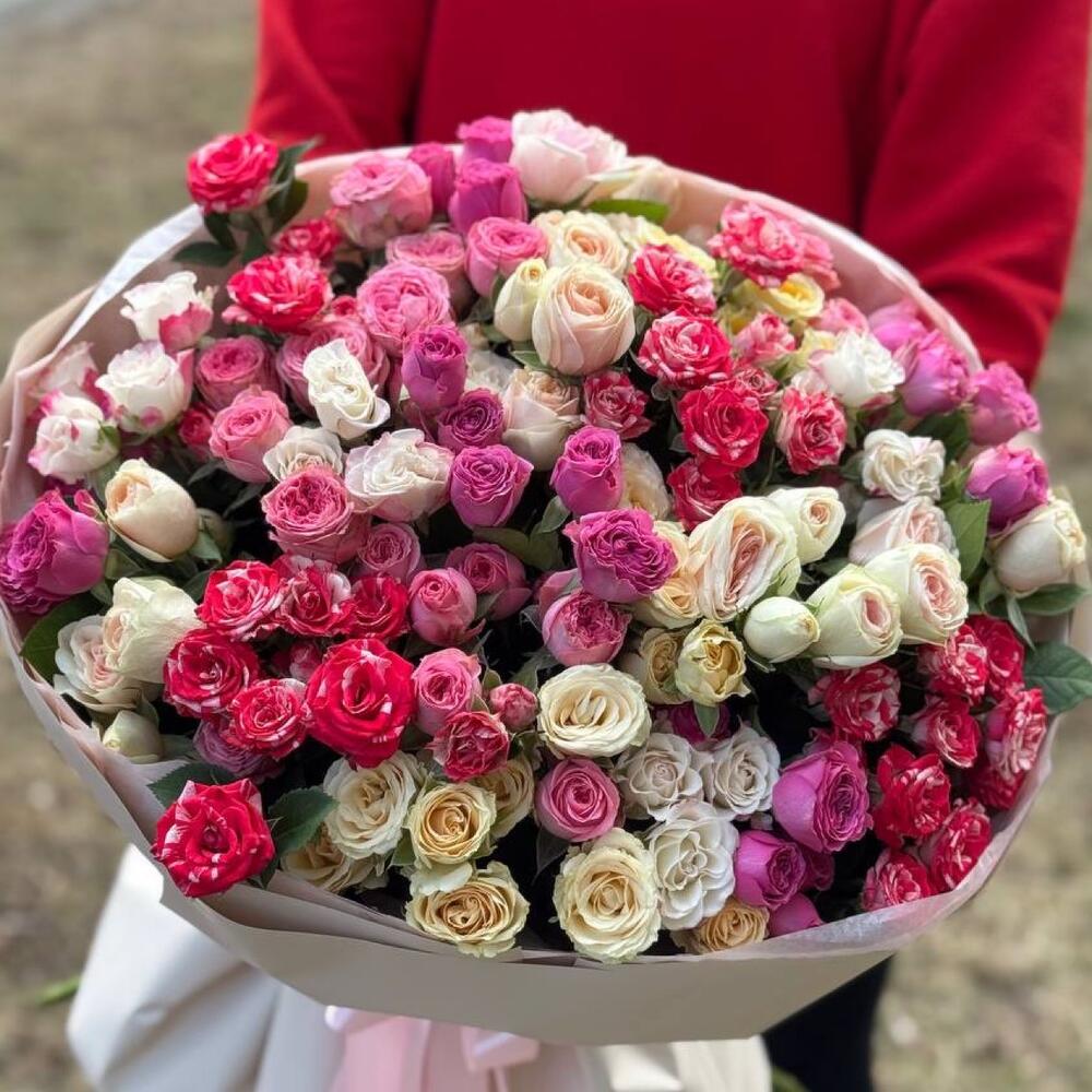 35 веток кустовых роз микс