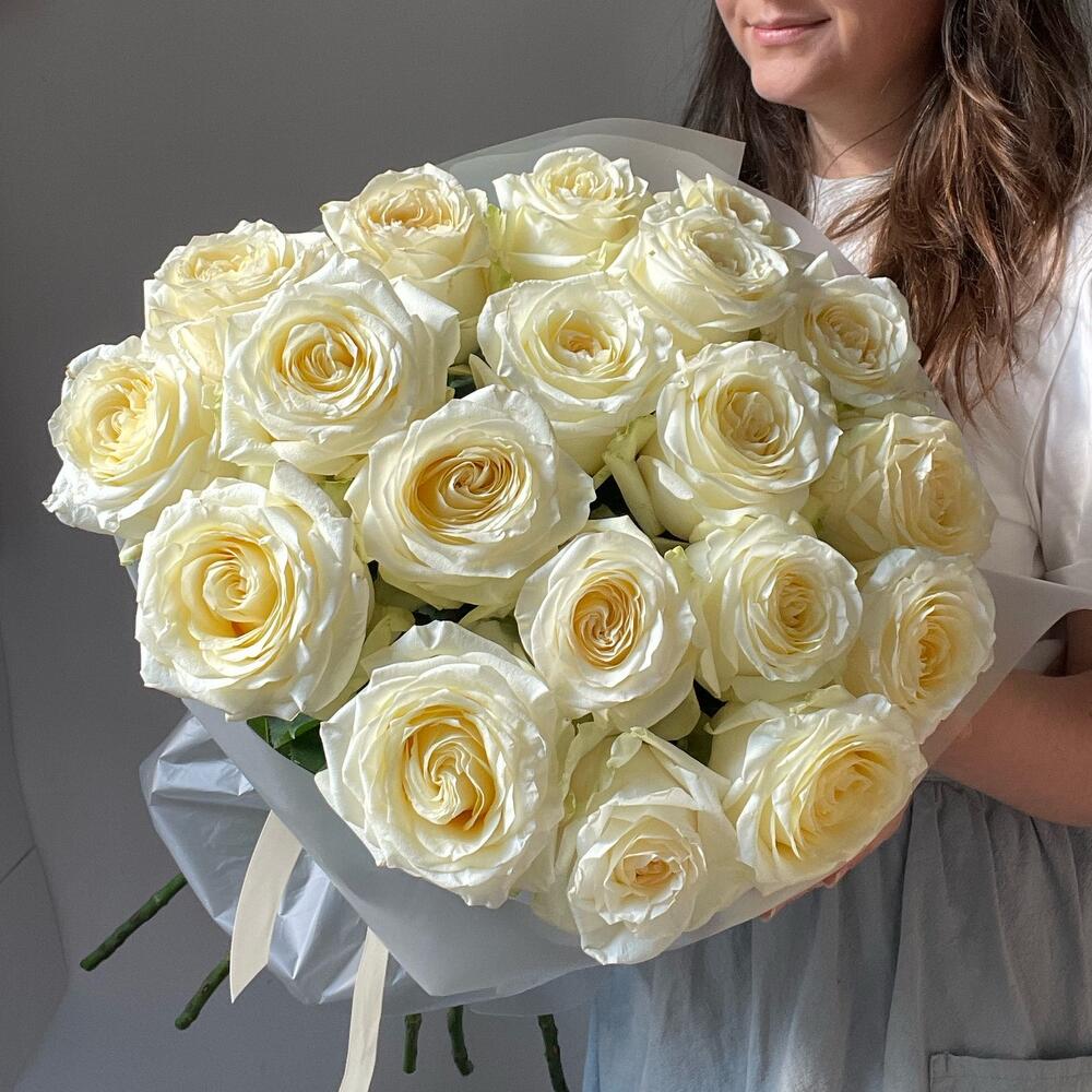 19 пионовидных роз💐