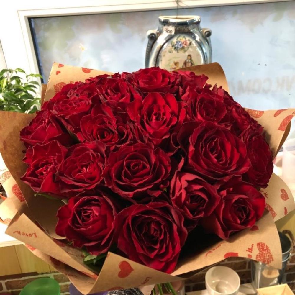 25 beautiful roses