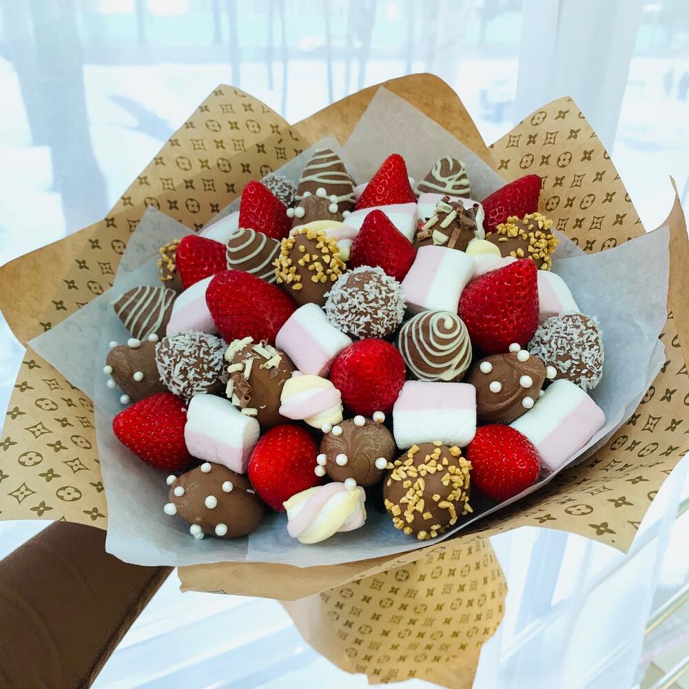 Ramo de Fresas cubiertas De chocolate con Malvavisco