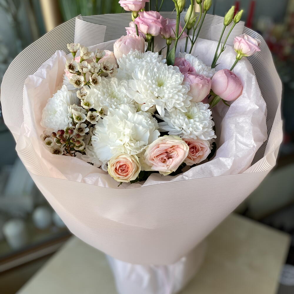 The bouquet is assembled