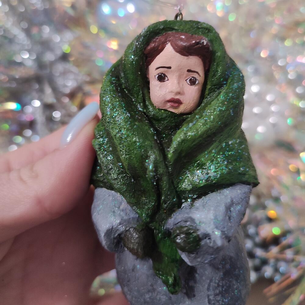 Ватная игрушка девочка