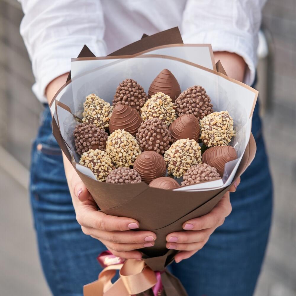 Клубника в шоколаде Букет Мулатка, Цветы и подарки в Твери, купить по ...