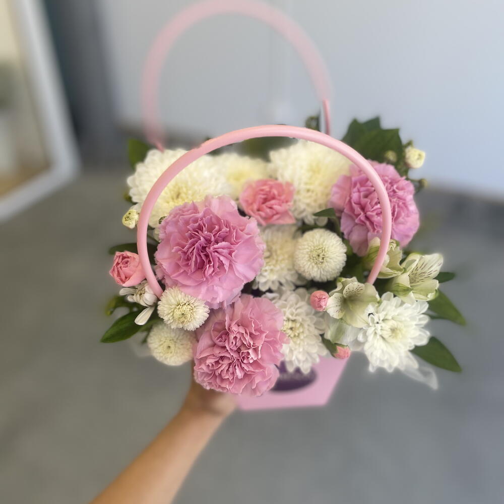 Корзина с цветами