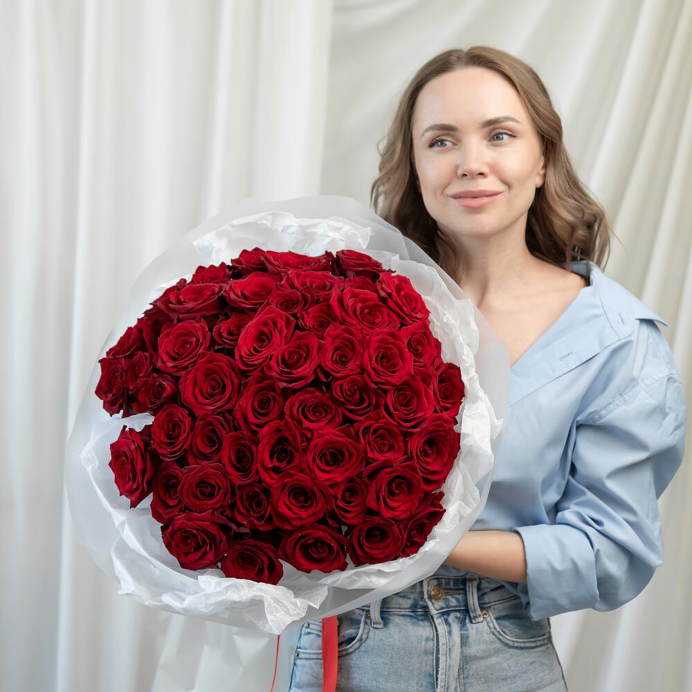 Букет из 51 красной розы Сибирис
