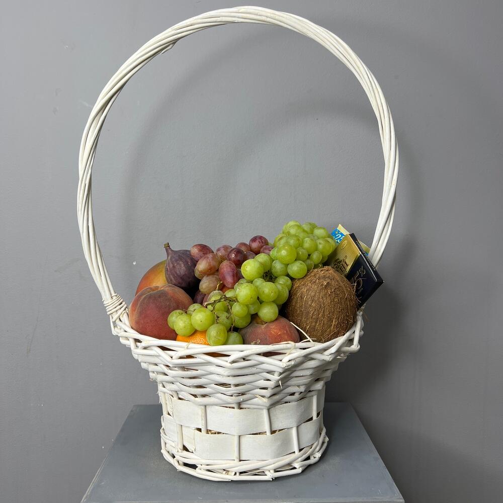 ✅Exotic fruit basket