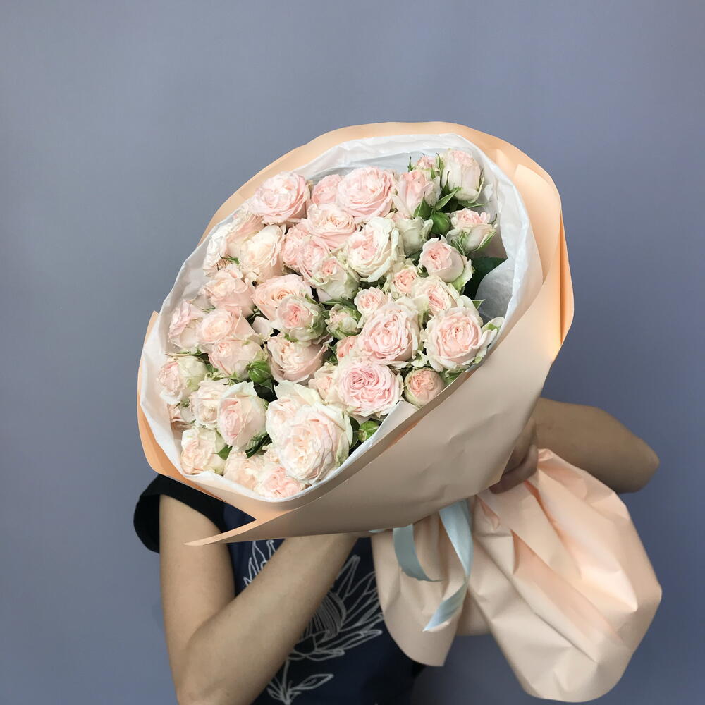 Кустовые розы 11 шт