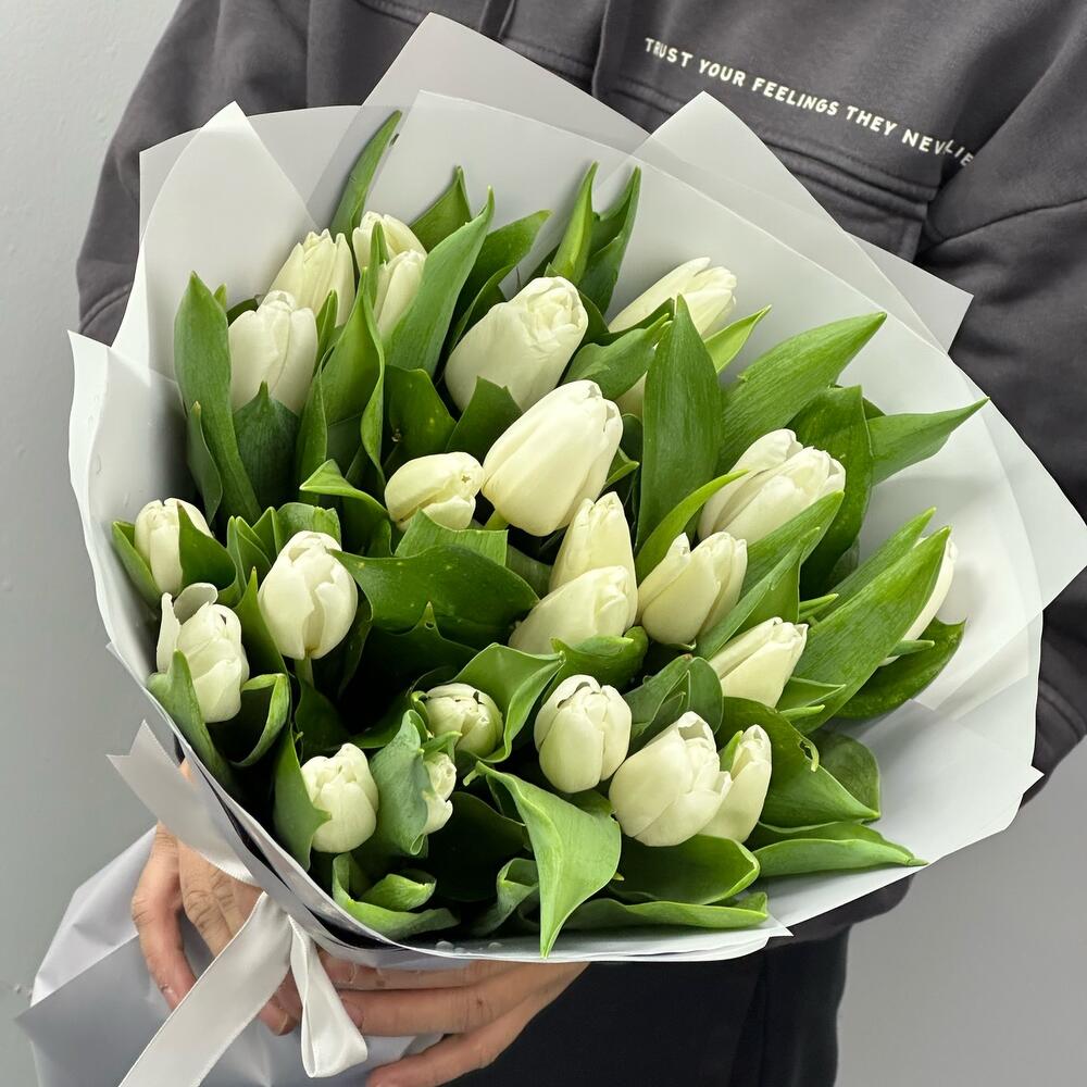 25 tulipán blanco