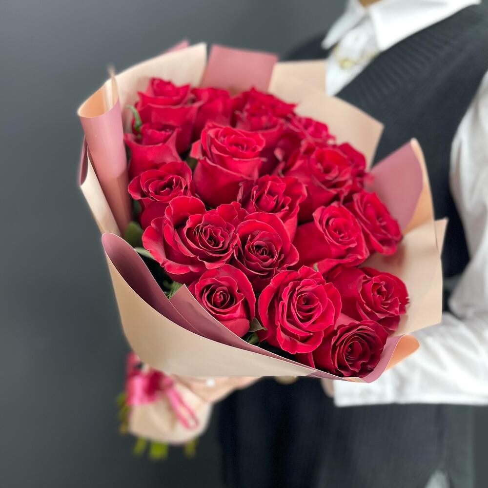 Букет красных роз с крупным бутоном, Цветы и подарки в Санкт-Петербурге ...