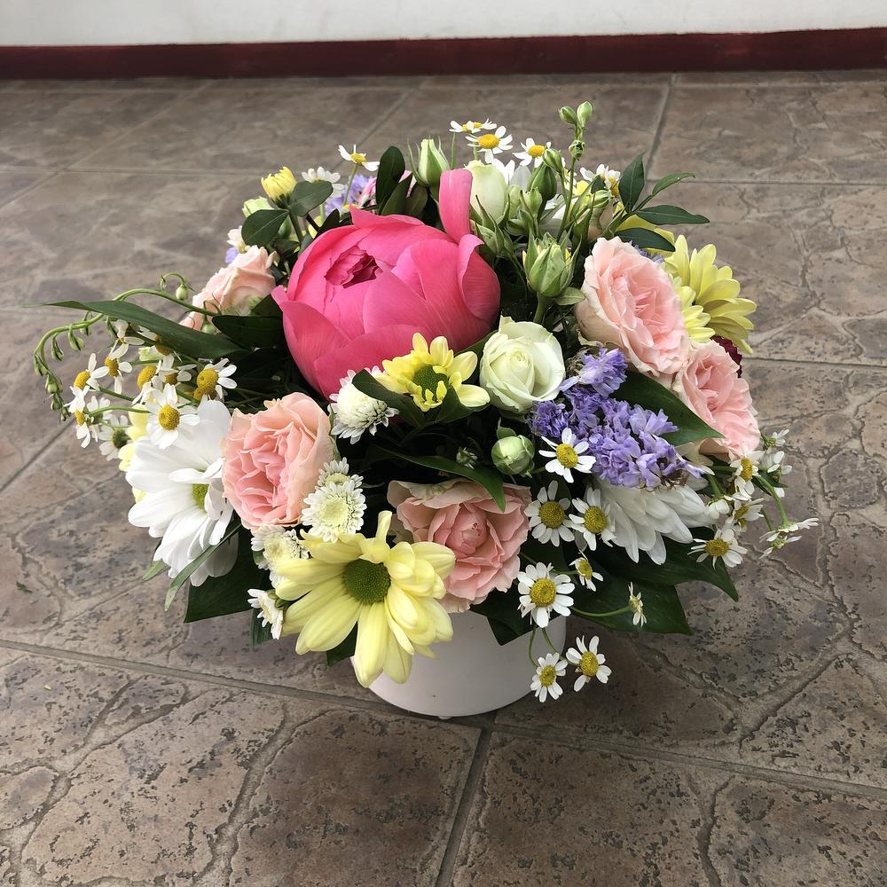 Яркая композиция с пионами 🌸