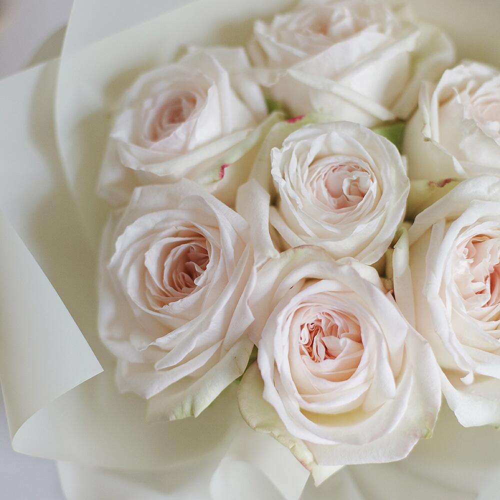Bouquet of White Ohara peony roses