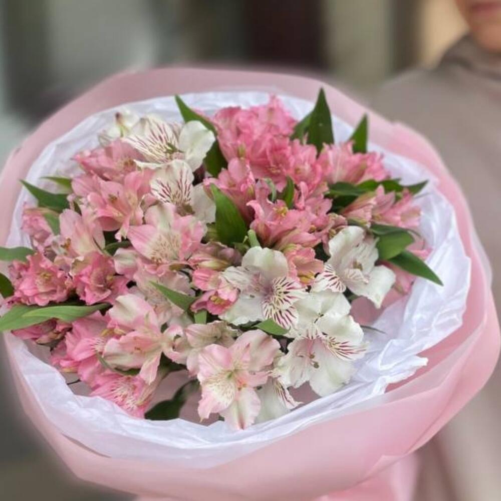 Нежное моно из альстромерий