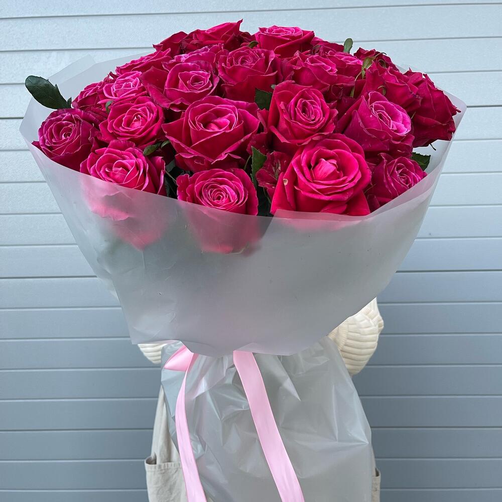 25 малиновых роз 🌺