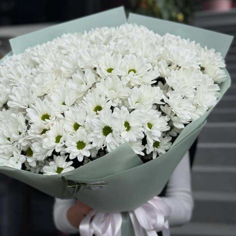 Большой букет кустовых хризантем