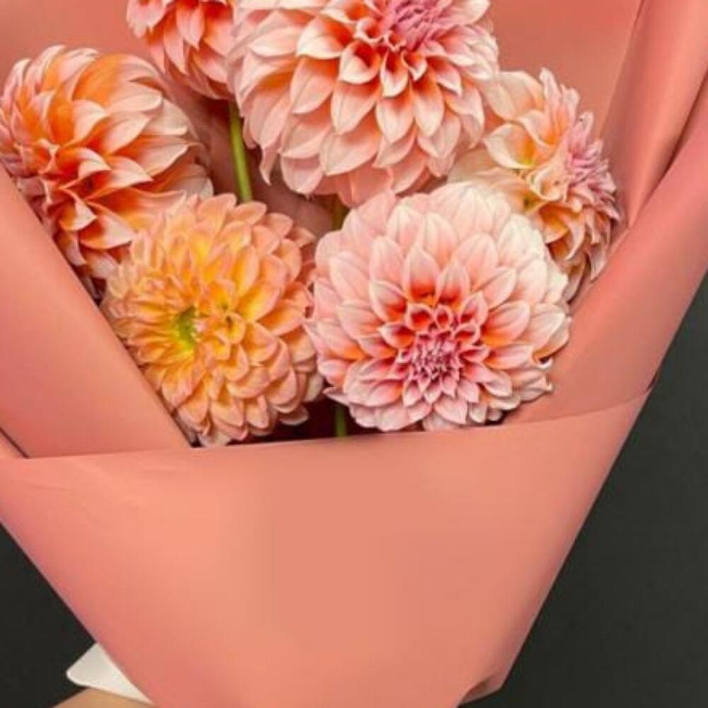 Букет из георгин 7 шт