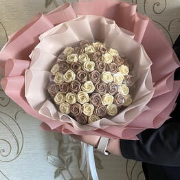 Elena Chocolatique