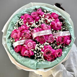 White Roses🤍