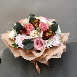 Kiki_flowers
