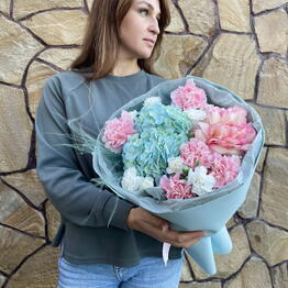 Floristicheskaya masterskaya Lary Karban