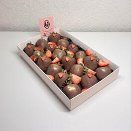 LiyaWithBerries
