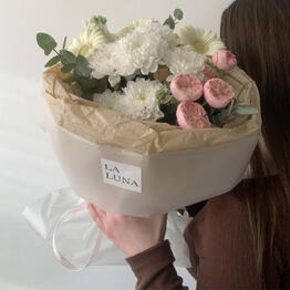 La Luna Flowers