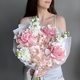 Delicate bouquet of French rose, pink hydrangea and mattiola
