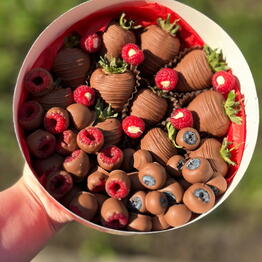 MAYBE BERRY 