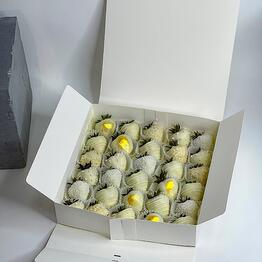 Клубника в шоколаде 30 шт "white"