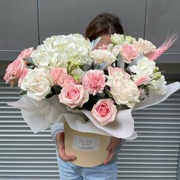 NUDE FLOWERS HOUSE 
