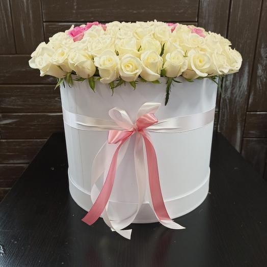 Bouquet of 101 roses with the letter "I"