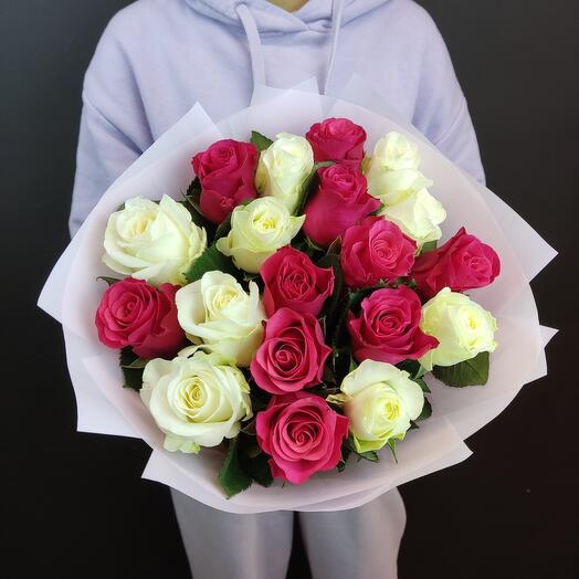 Bouquet of 19 white and pink roses