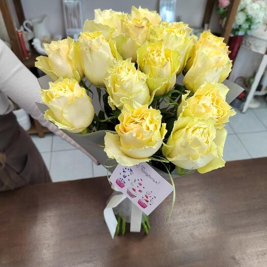 15 rosas de peonía cremosas