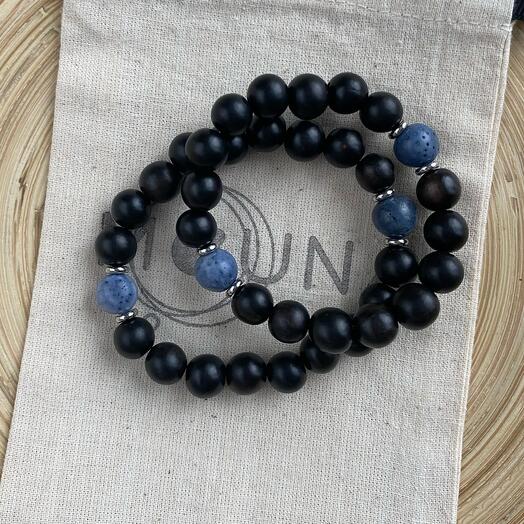 Парные браслеты из эбена и голубого коралла