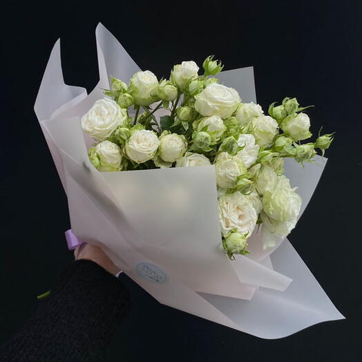 For queen peony white spray roses