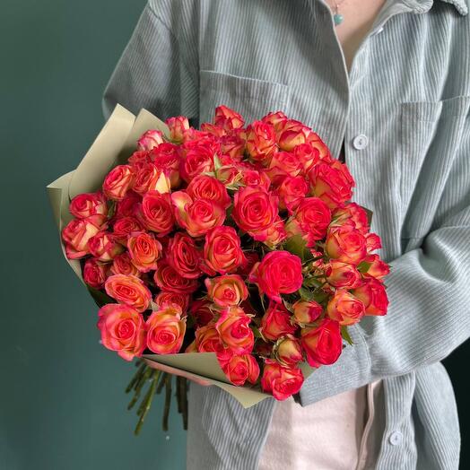 Bouquet of 15 bright bush roses