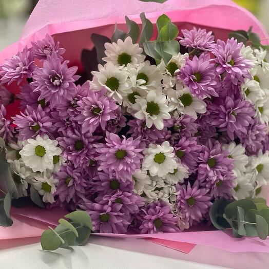 Pink white daisy bouquet